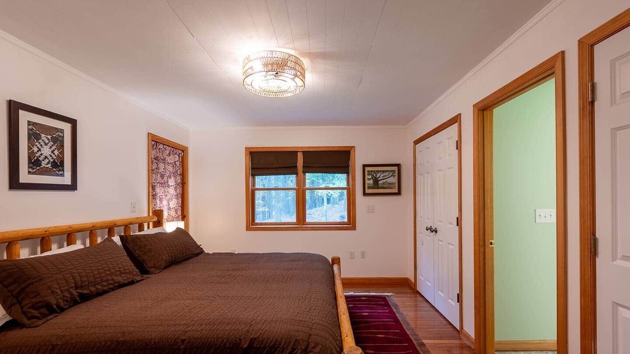 Photo of Bedroom in Berkeley Springs