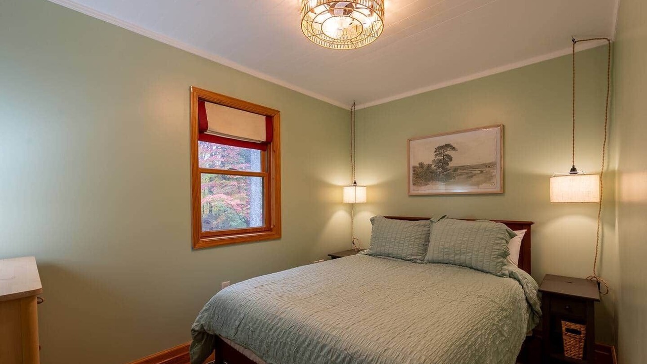 Photo of Bedroom in Berkeley Springs