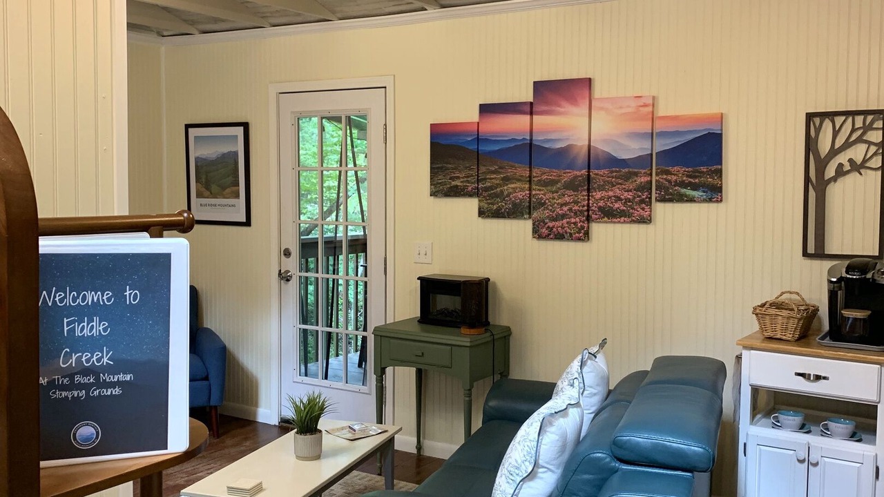 Photo of Livingroom in Laurel Ridge