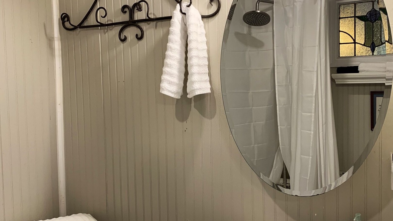 Photo of Bathroom in Laurel Ridge
