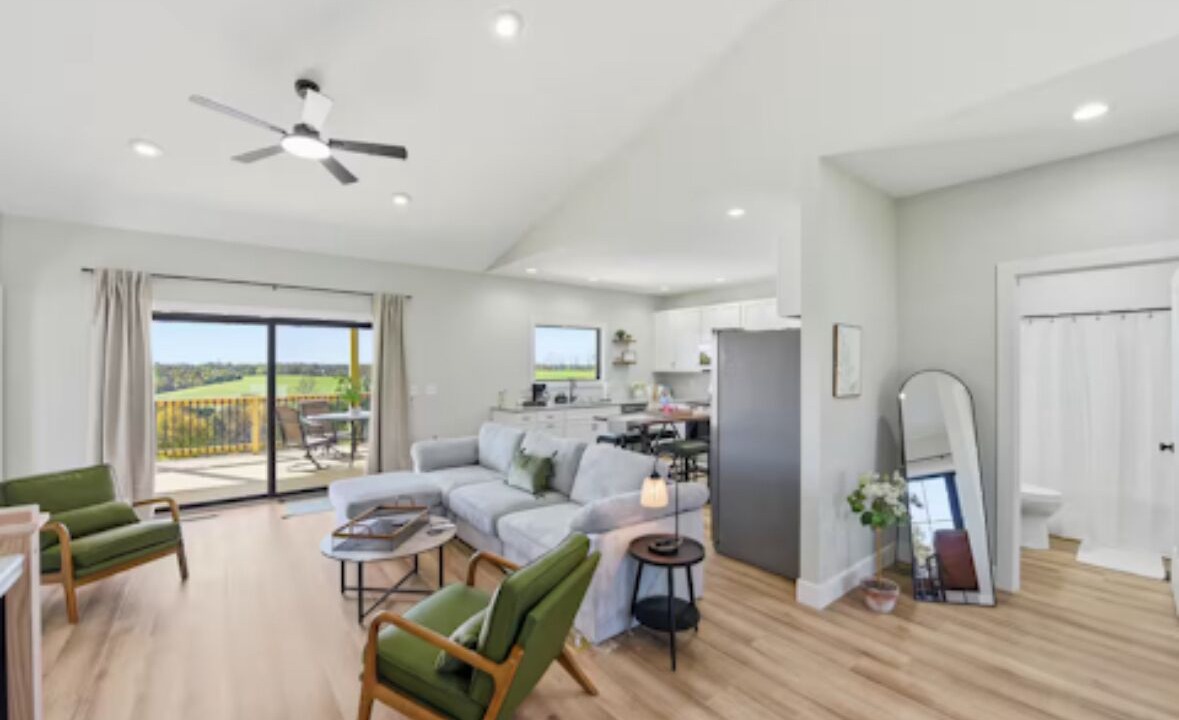 Photo of Livingroom in Jonesville