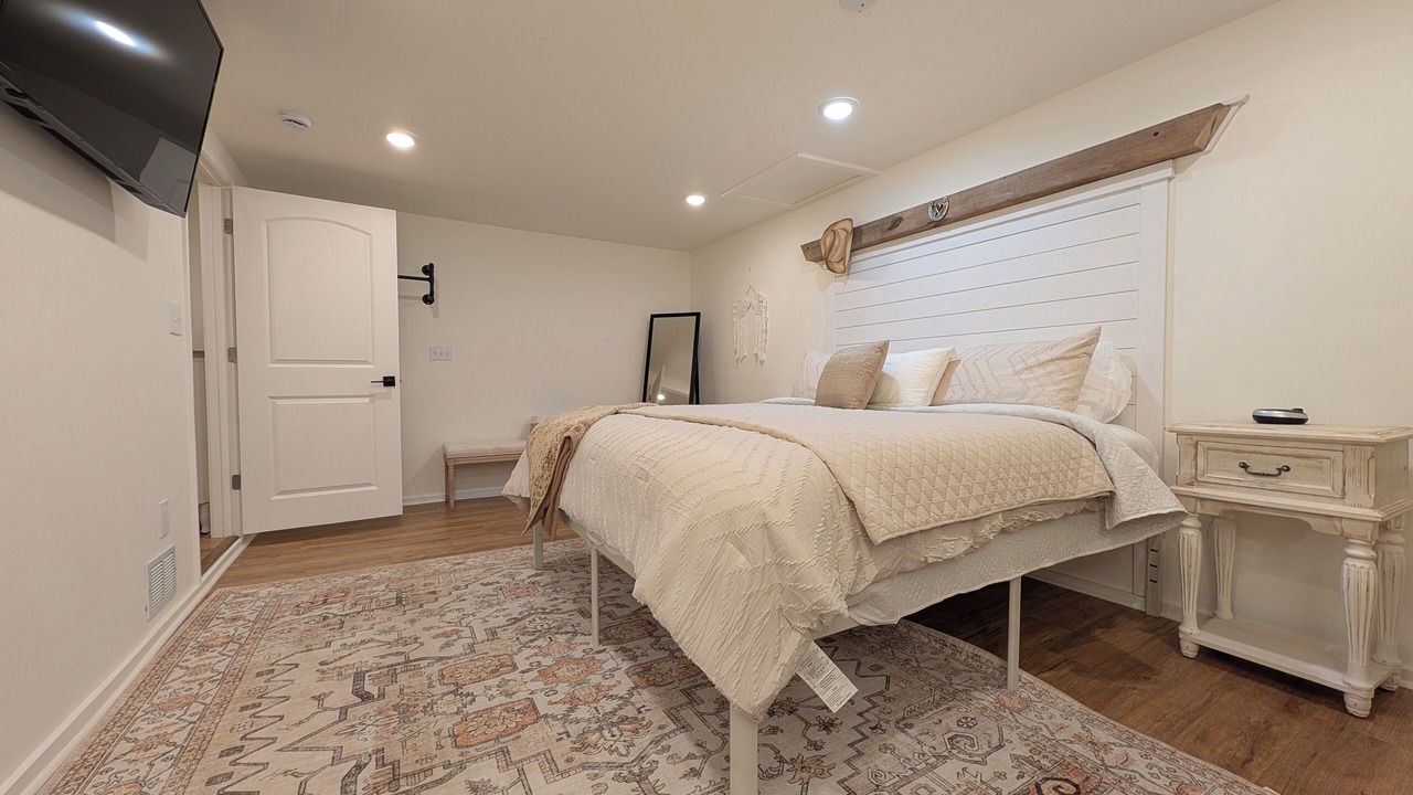 Photo of Bedroom in Kodak