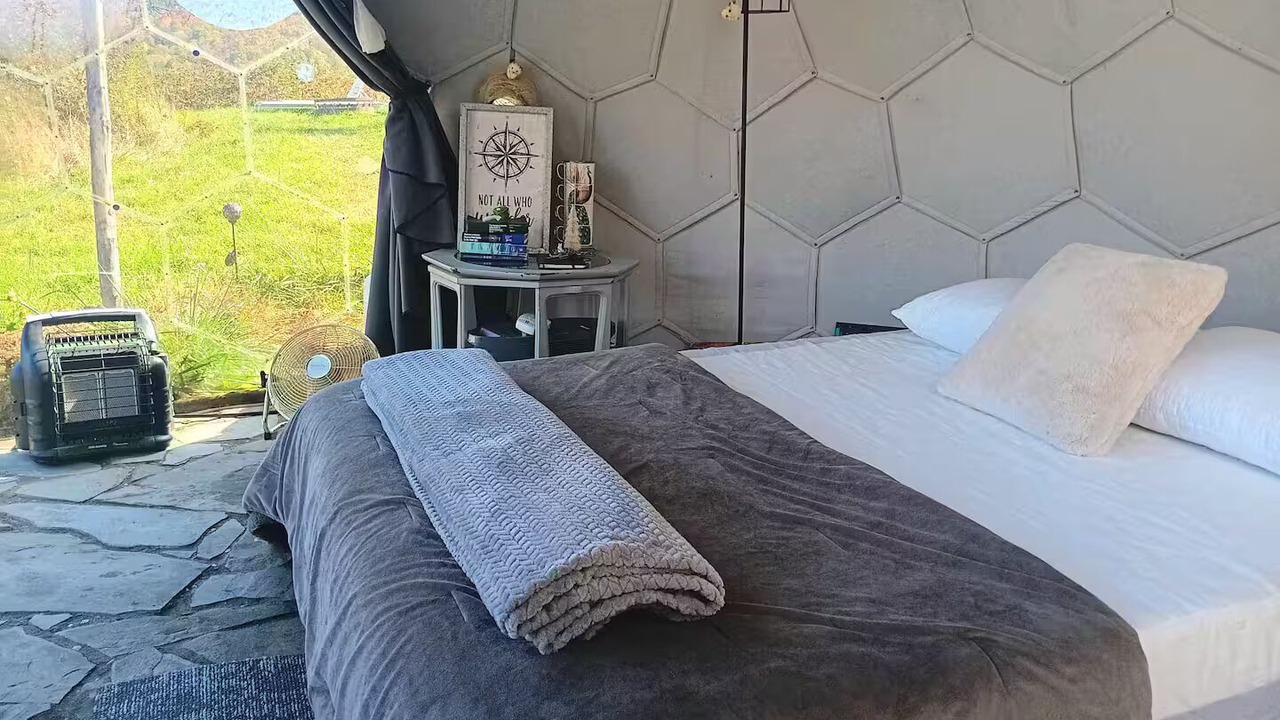 Photo of Bedroom in Laurel Bloomery