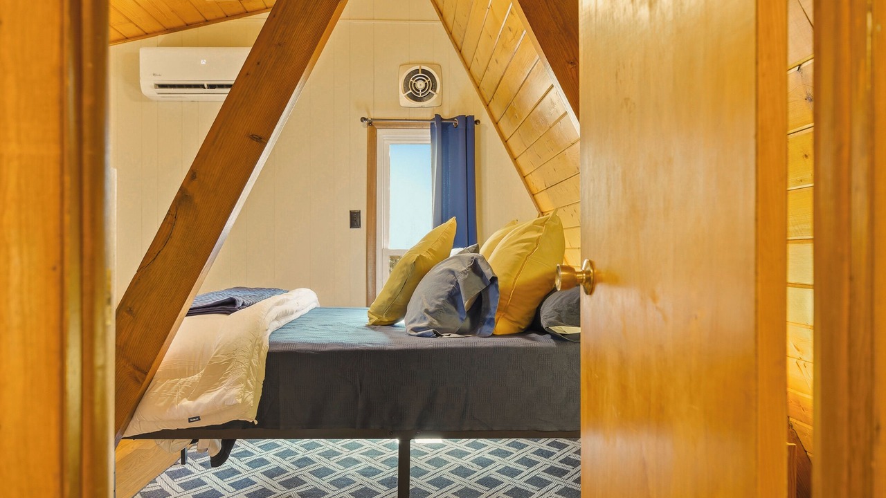 Photo of Bedroom in Berkeley Springs