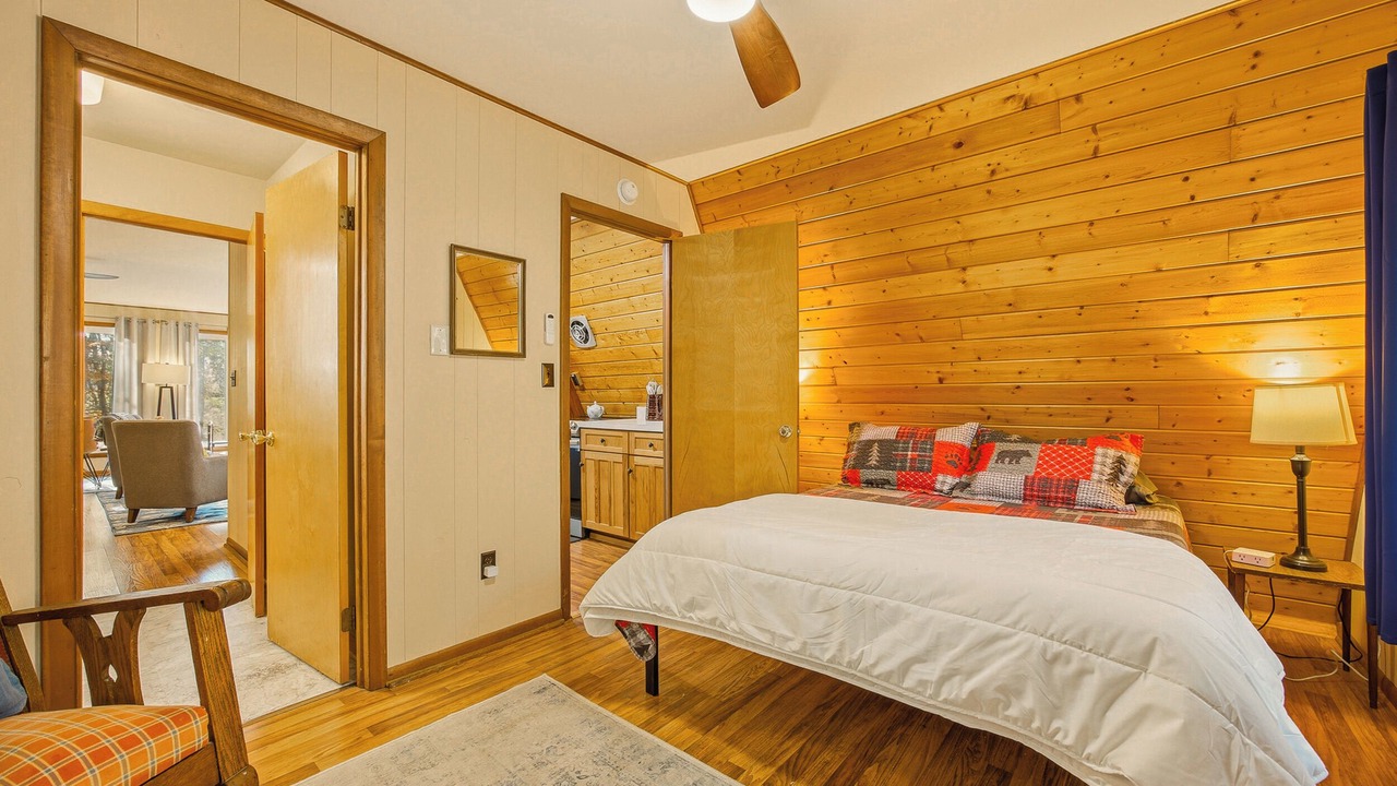 Photo of Bedroom in Berkeley Springs