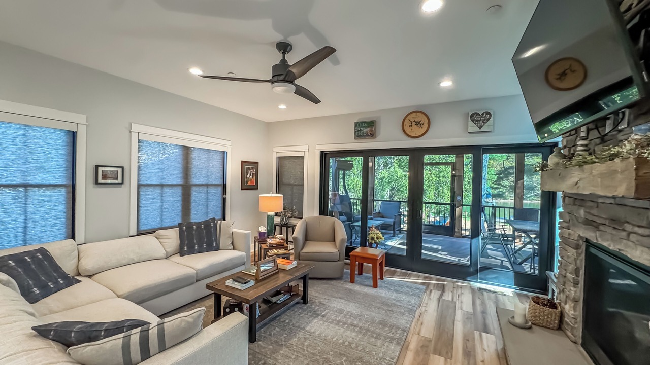 Photo of Livingroom in North Glade Hills