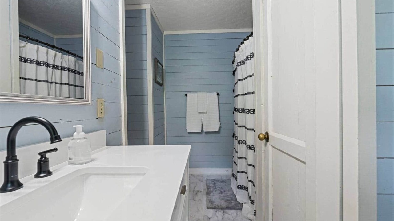 Photo of Bathroom in Slade