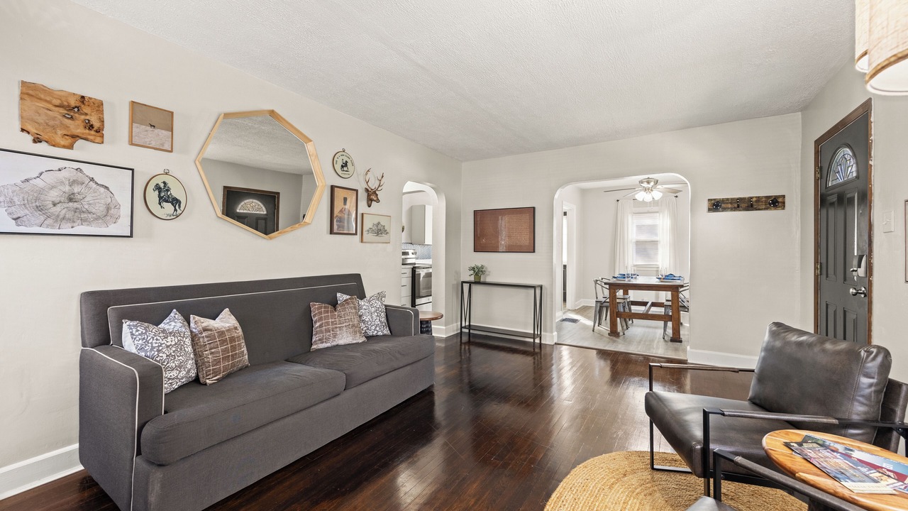 Photo of Livingroom in Lexington