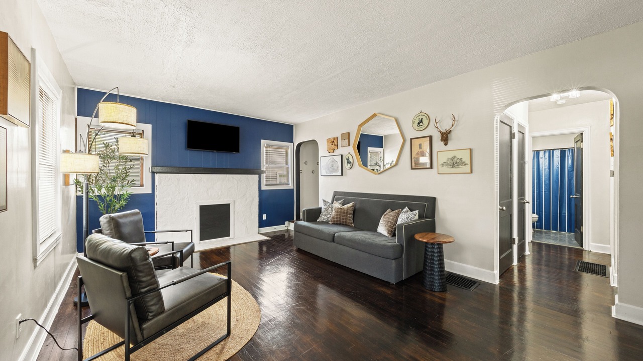Photo of Livingroom in Lexington