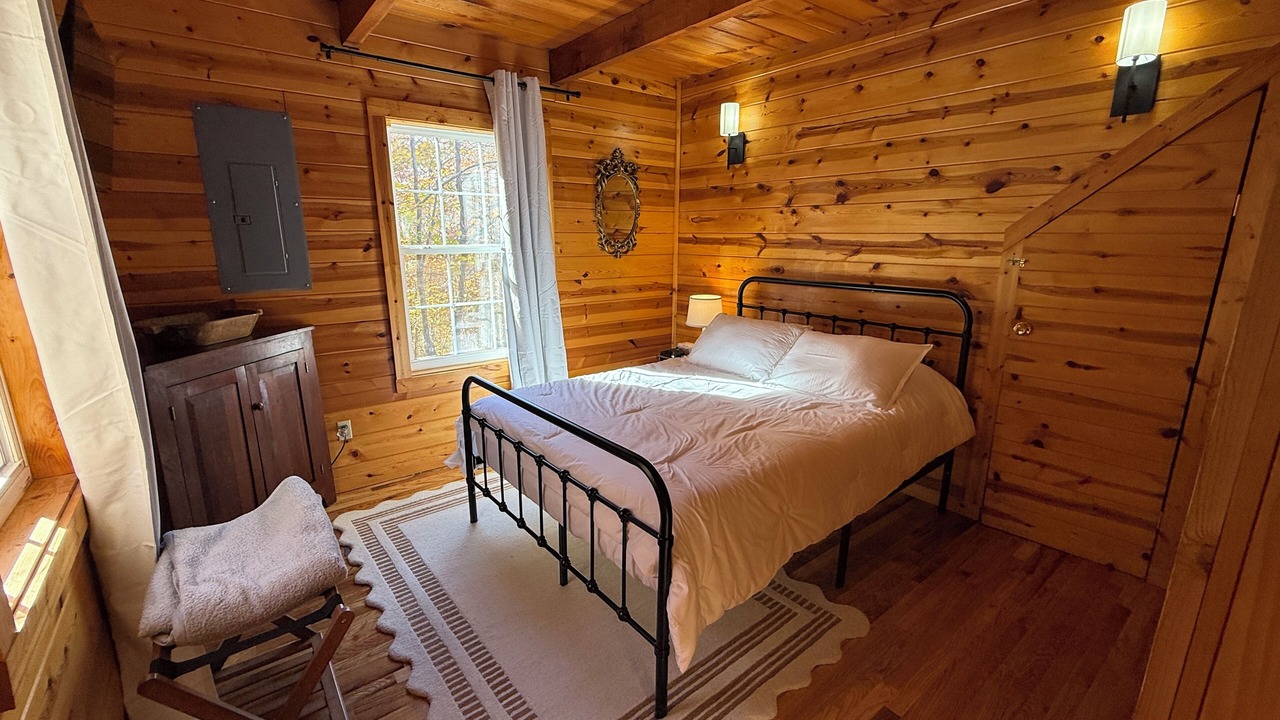 Photo of Bedroom in Slade