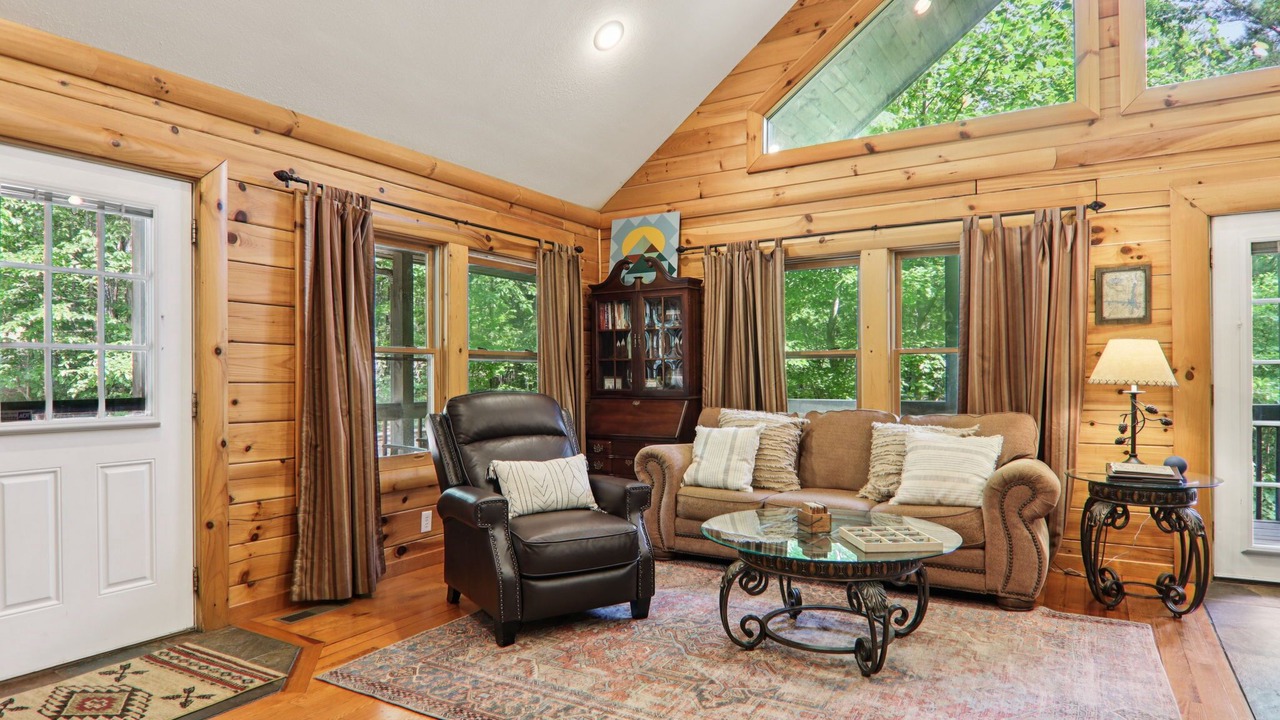 Photo of Livingroom in Mill Spring