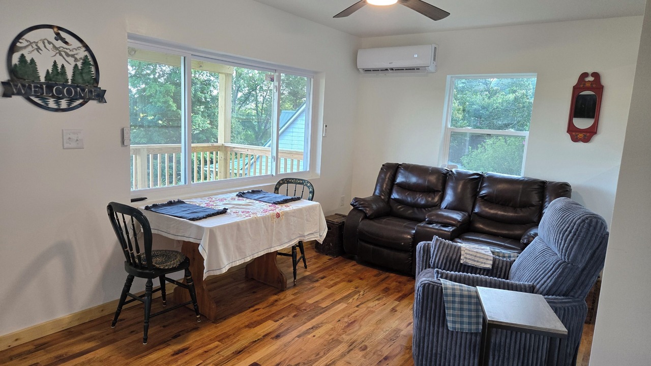 Photo of Livingroom in Ansted