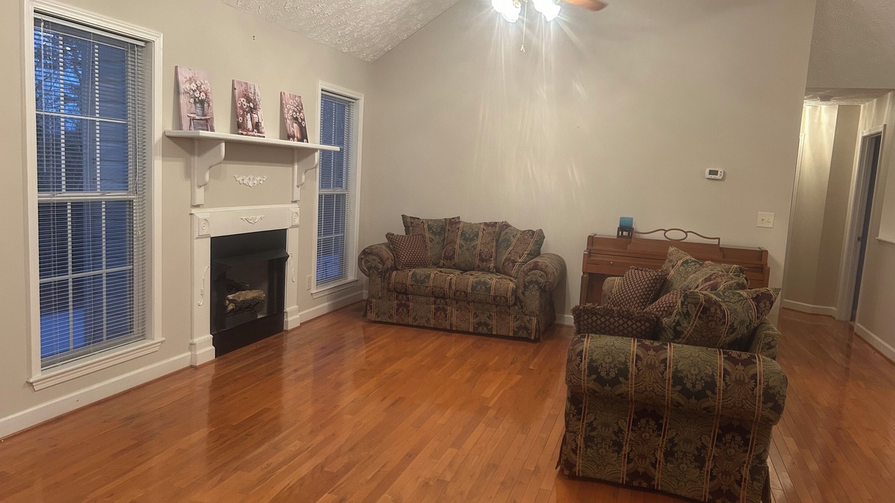 Photo of Livingroom in Spurgeon