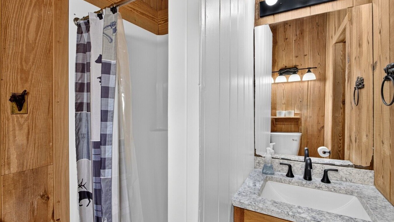 Photo of Bathroom in Pickens