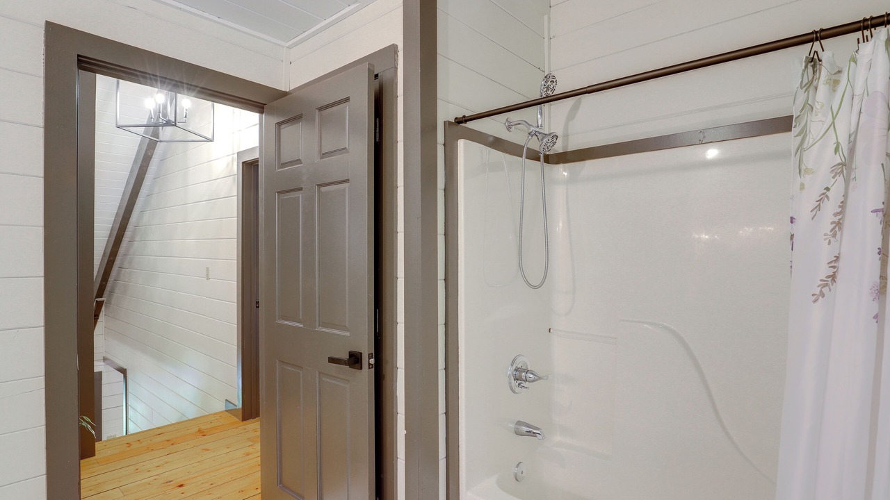 Photo of Bathroom in Vein Mountain