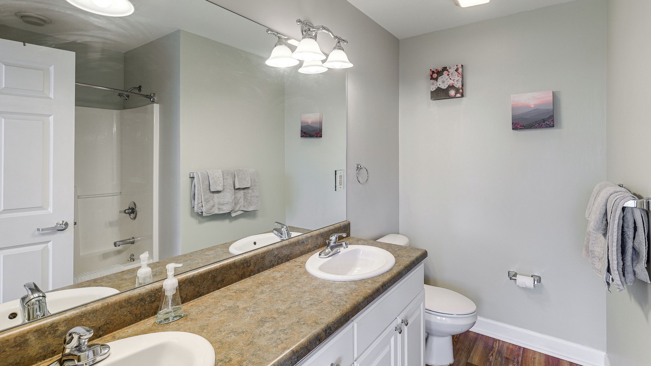 Photo of Bathroom in Bluff City