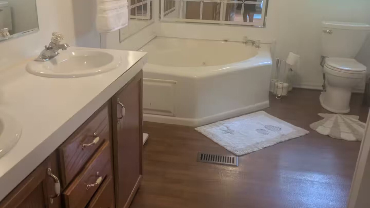 Photo of Bathroom in Jonesborough