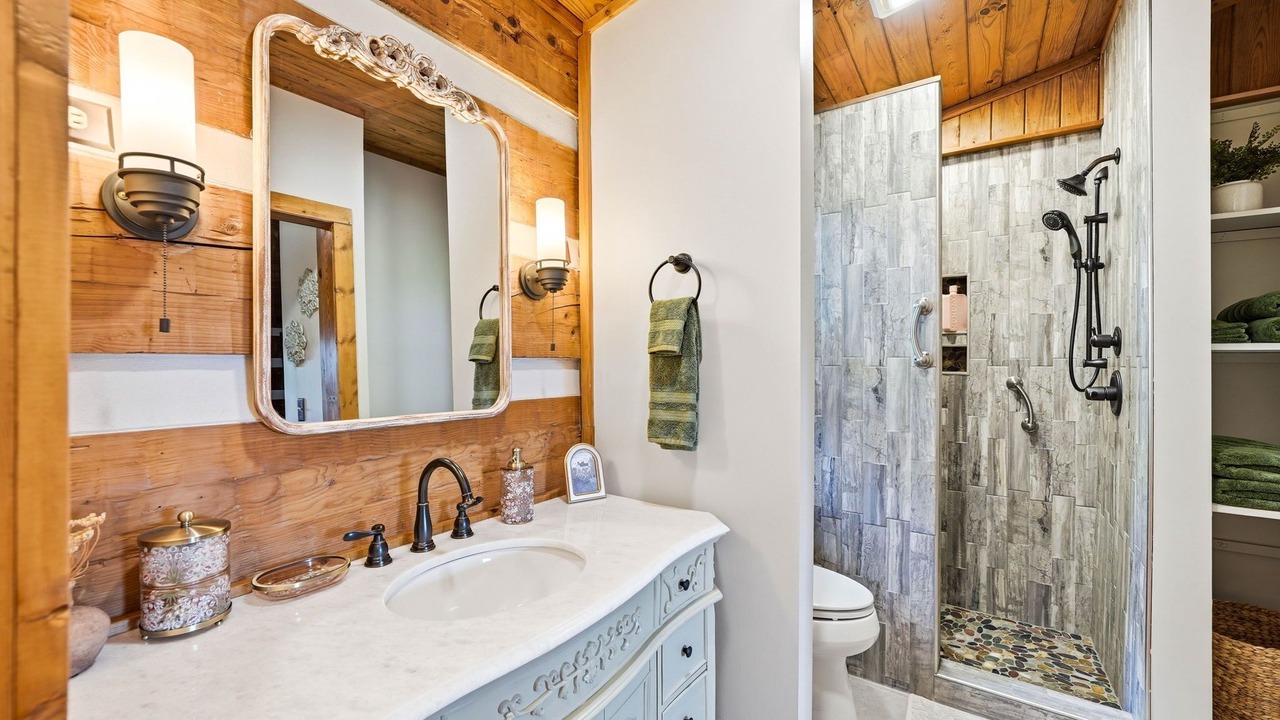 Photo of Bathroom in Piney Flats