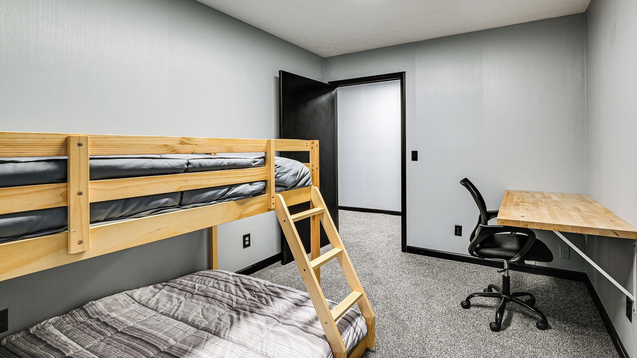 Photo of Bedroom in Parkersburg