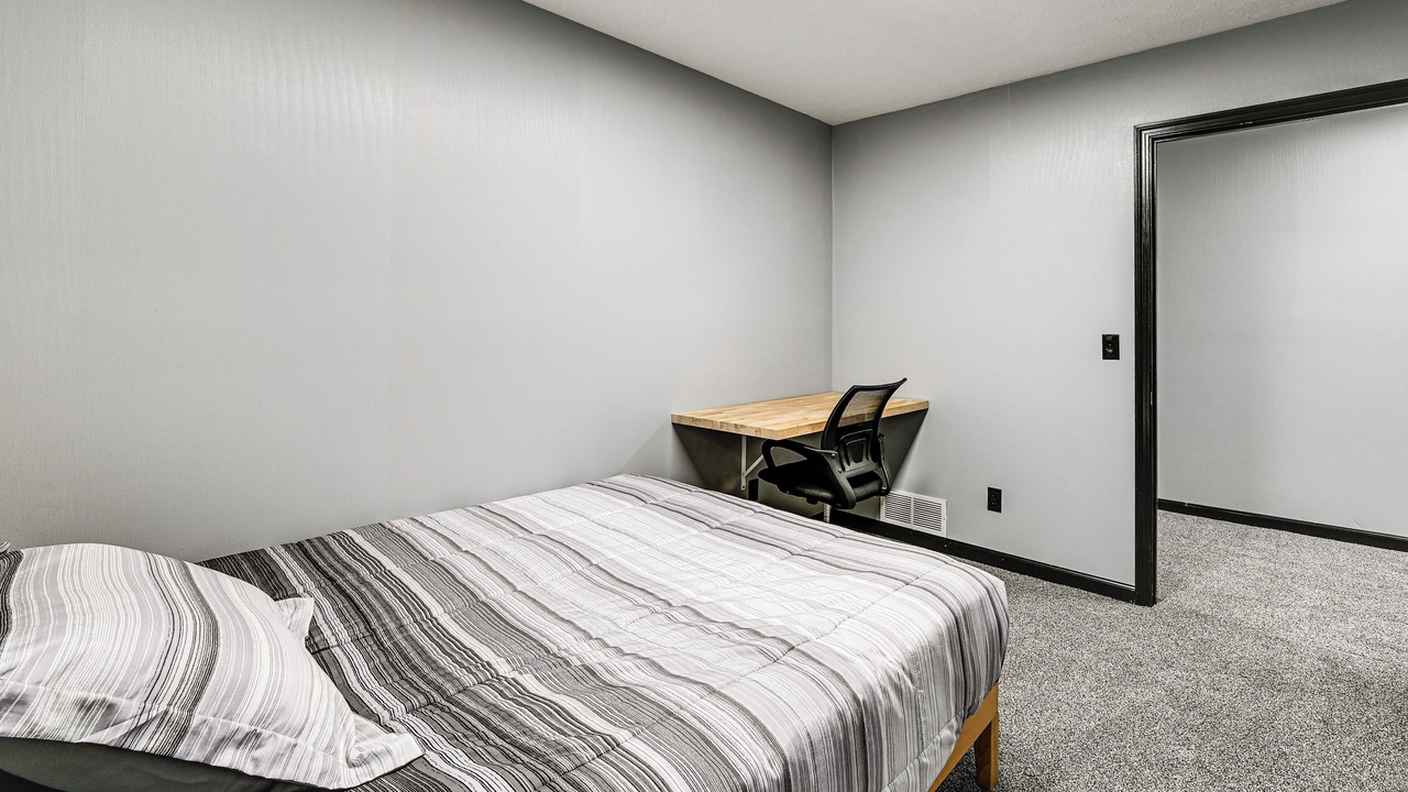 Photo of Bedroom in Parkersburg