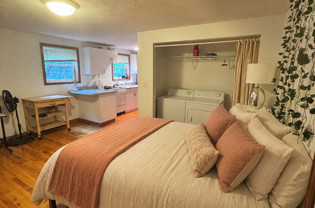 Photo of Bedroom in Carpenter