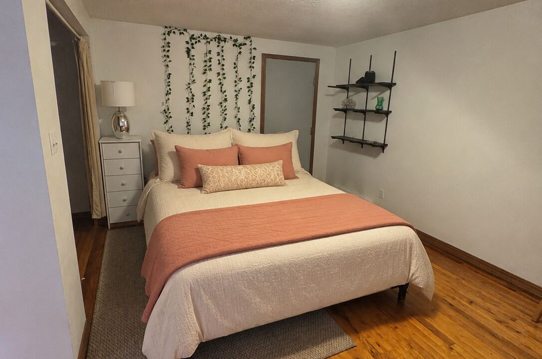 Photo of Bedroom in Carpenter