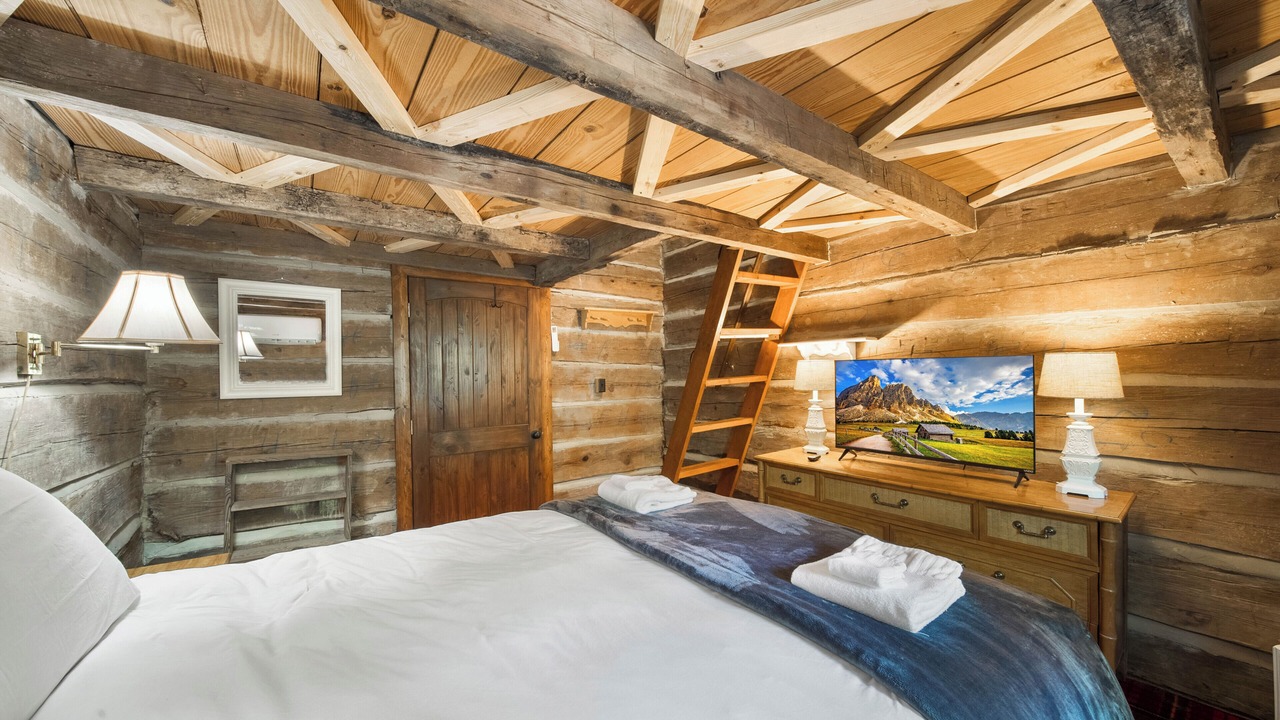 Photo of Bedroom in Banner Elk