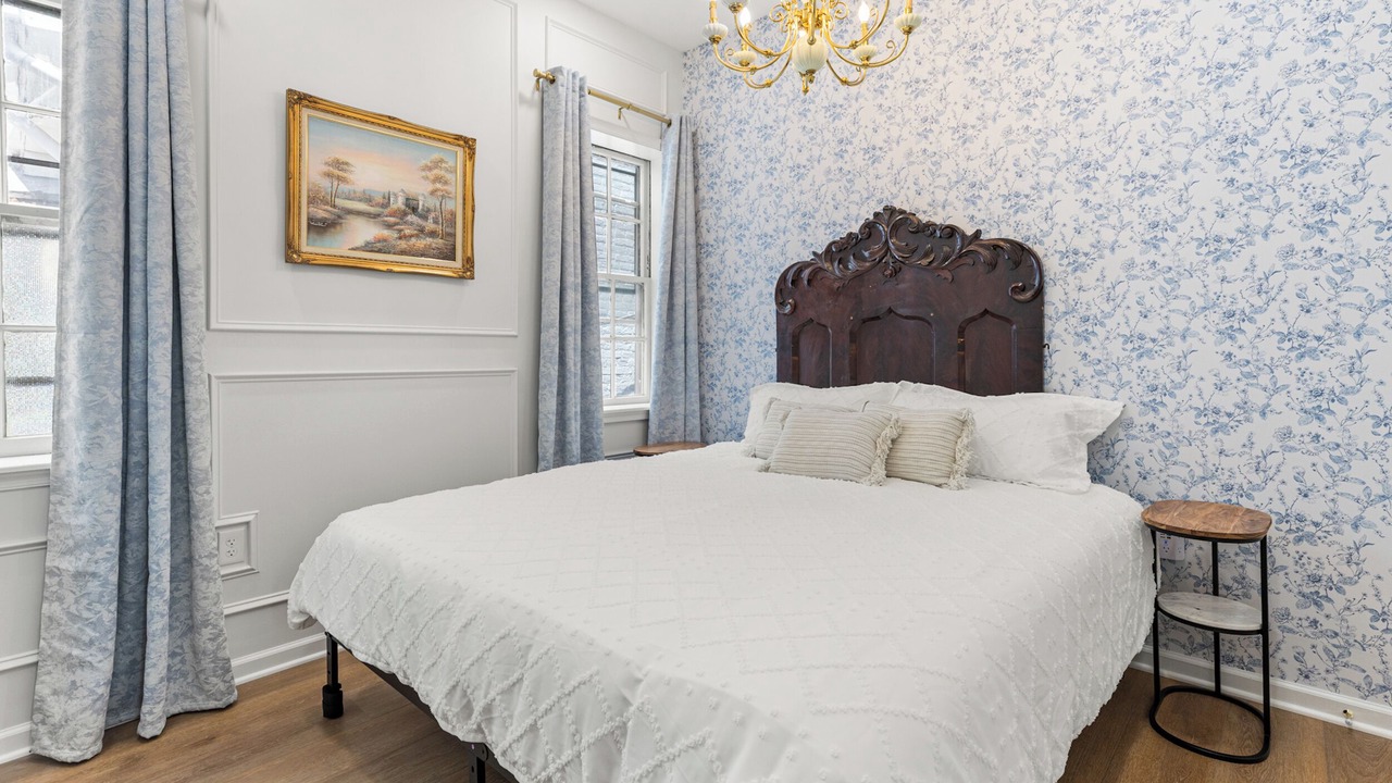 Photo of Bedroom in Downtown
