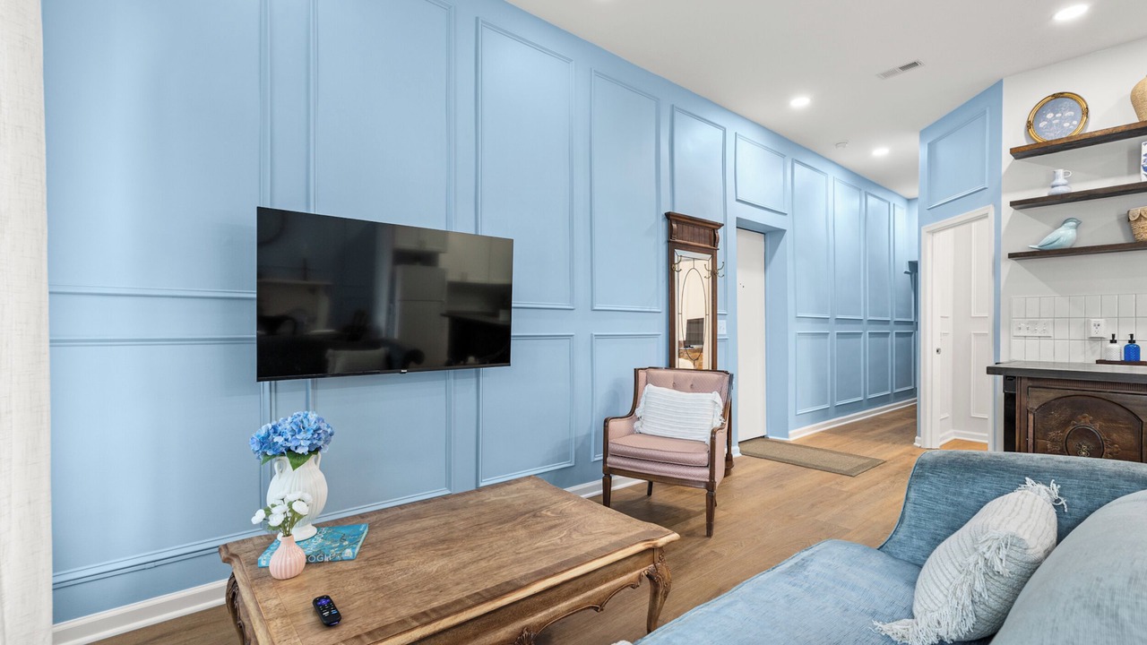 Photo of Livingroom in Downtown