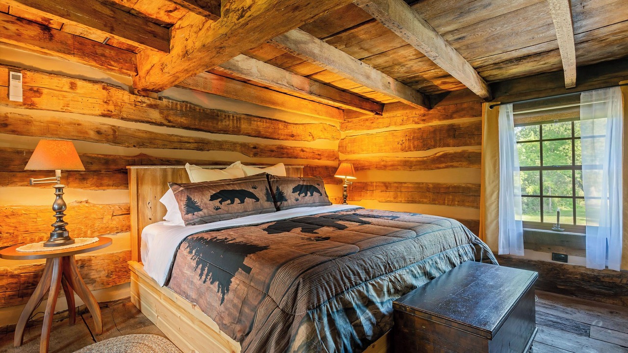 Photo of Bedroom in Fort Loudon