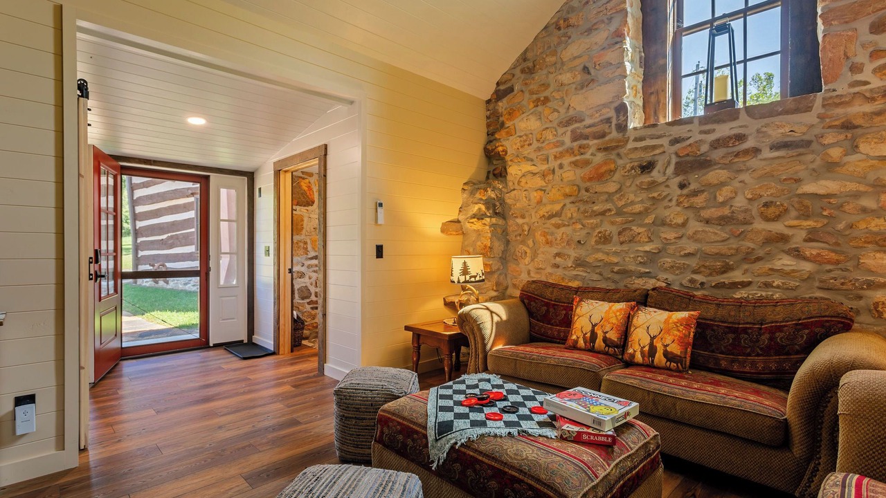 Photo of Livingroom in Fort Loudon