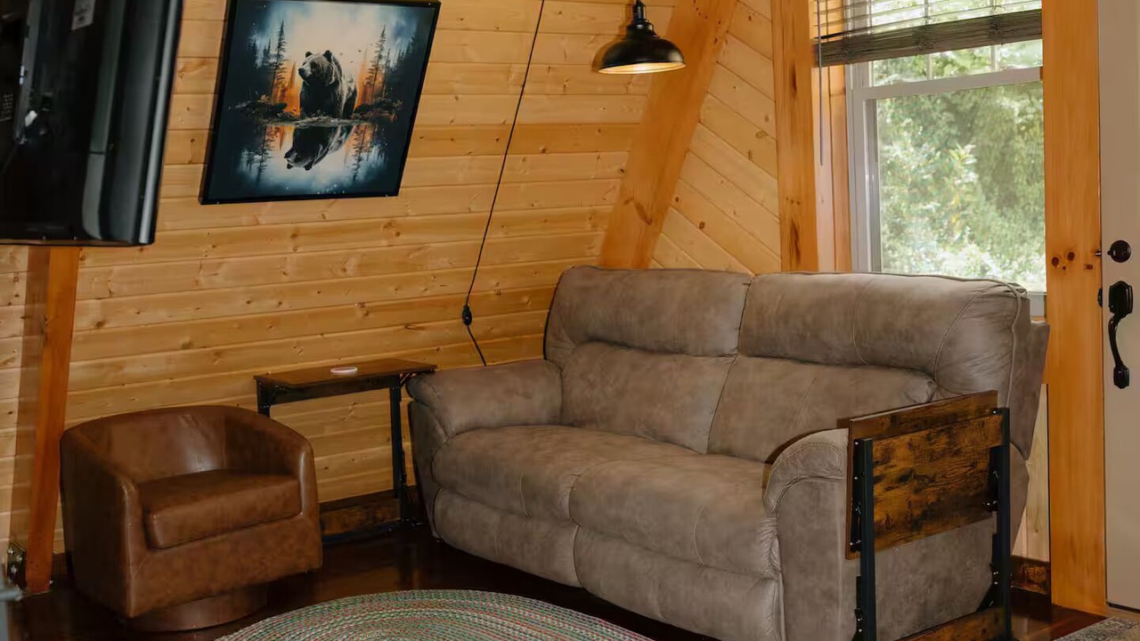 Photo of Livingroom in Elizabethton