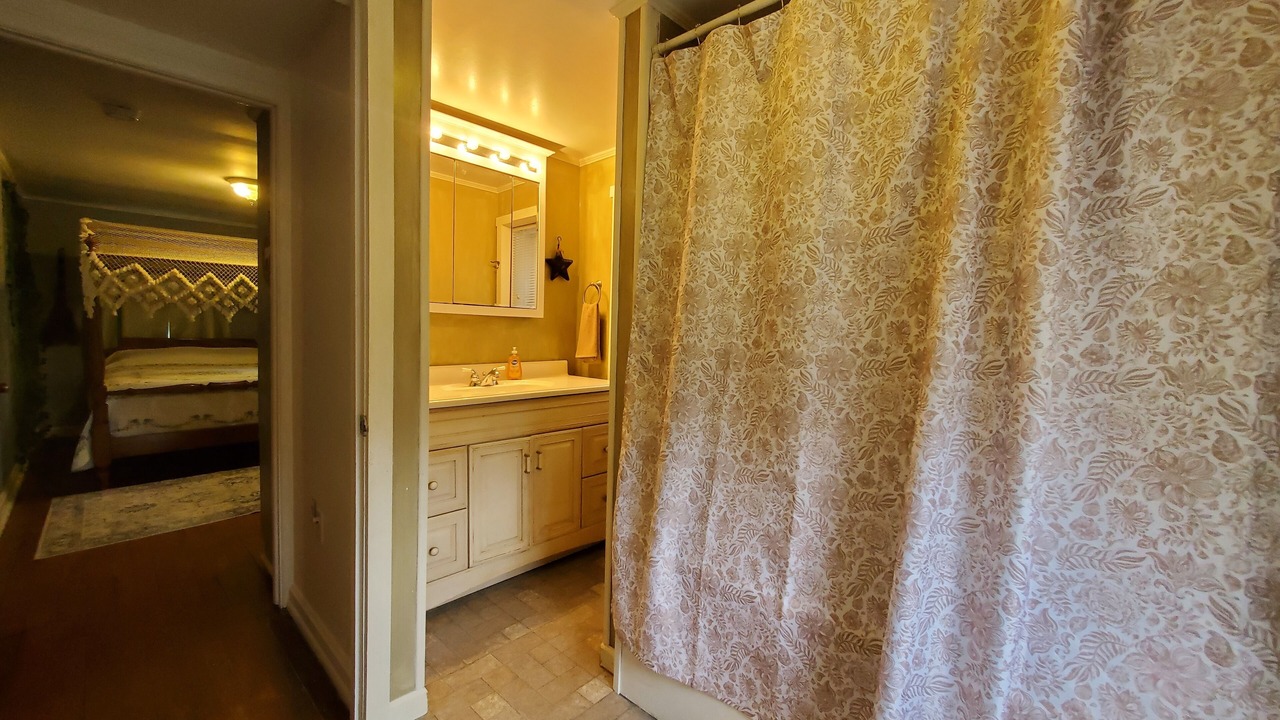 Photo of Bathroom in Smithsburg