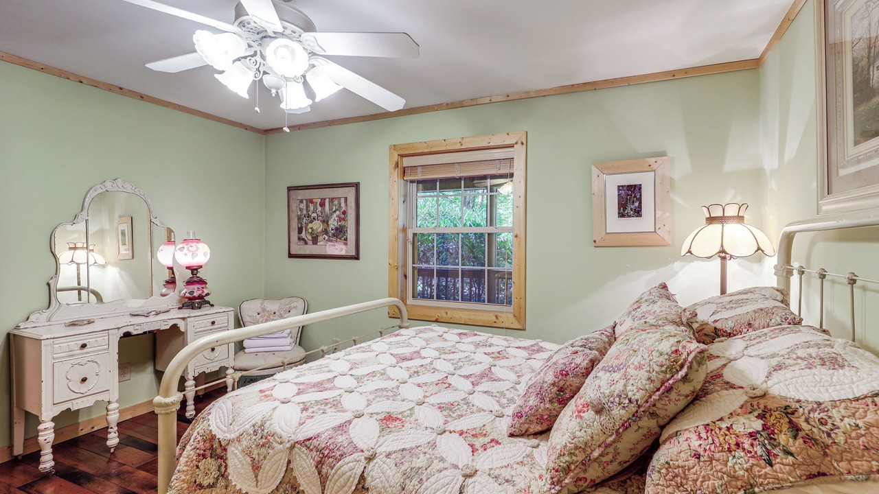Photo of Bedroom in Bakersville