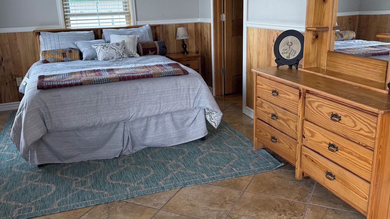 Photo of Bedroom in Frenchburg