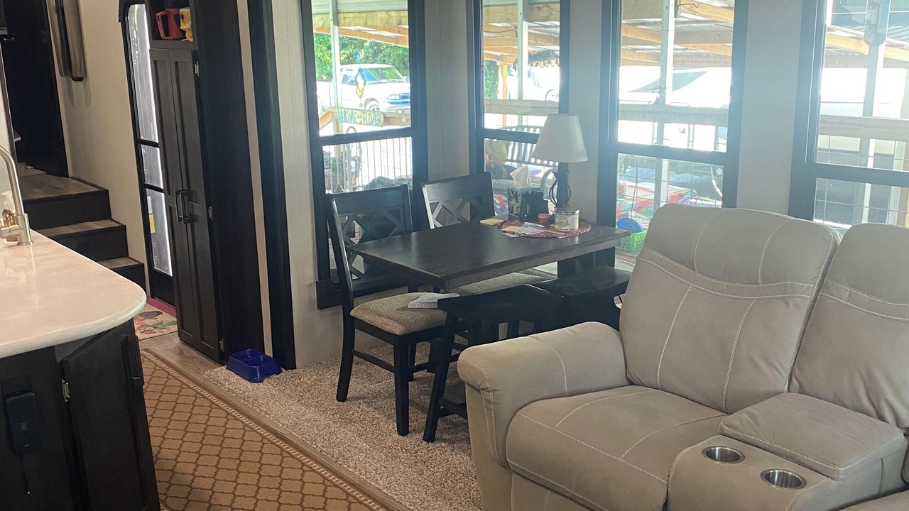 Photo of Livingroom in Elizabethton