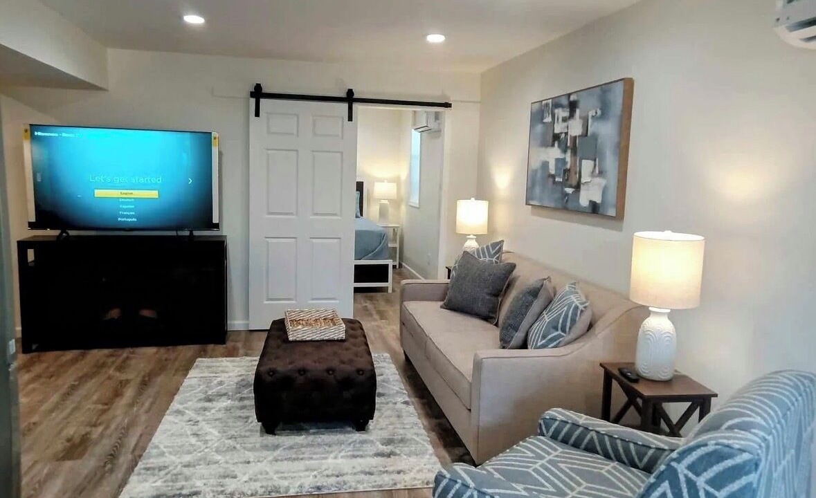 Photo of Livingroom in Round Hill