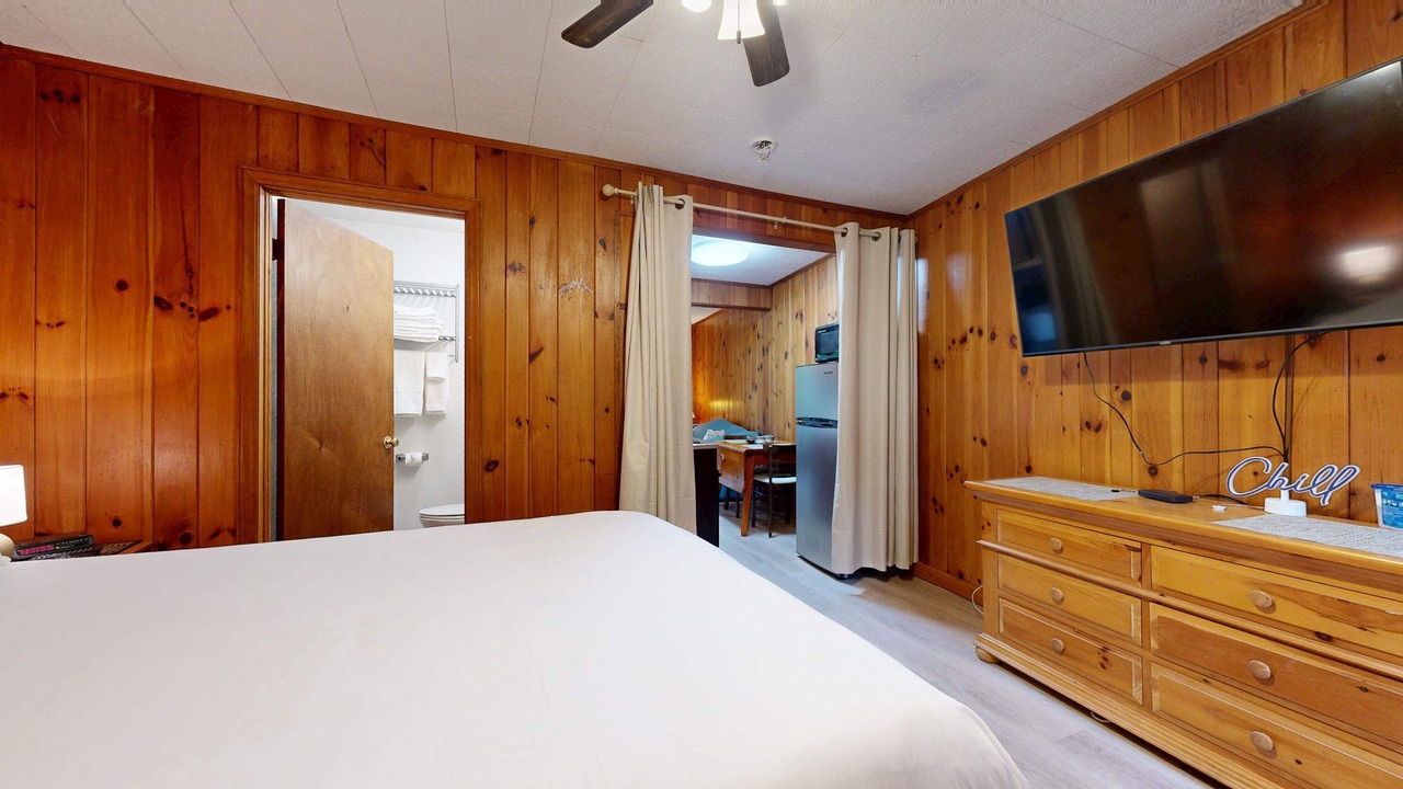 Photo of Bedroom in Flat Rock