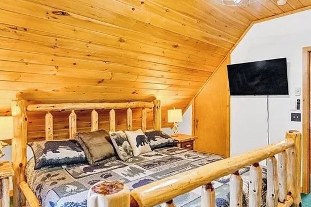 Photo of Bedroom in Piney Creek