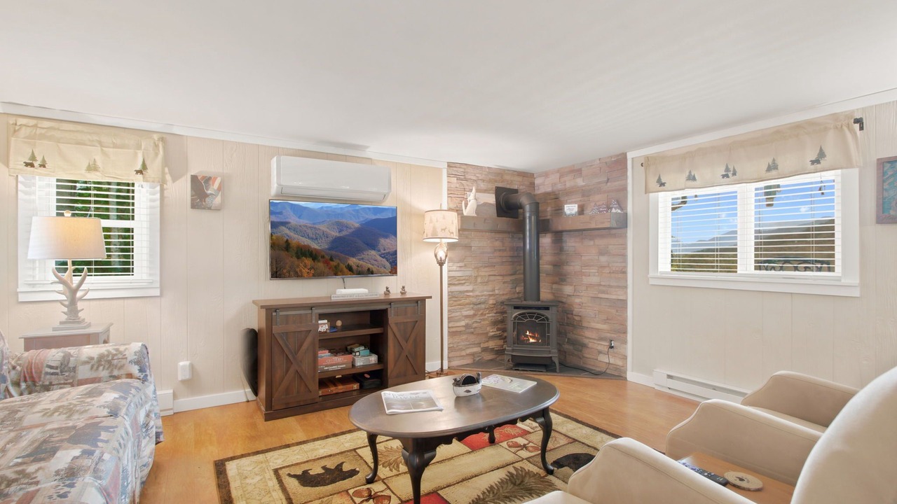 Photo of Livingroom in Creston