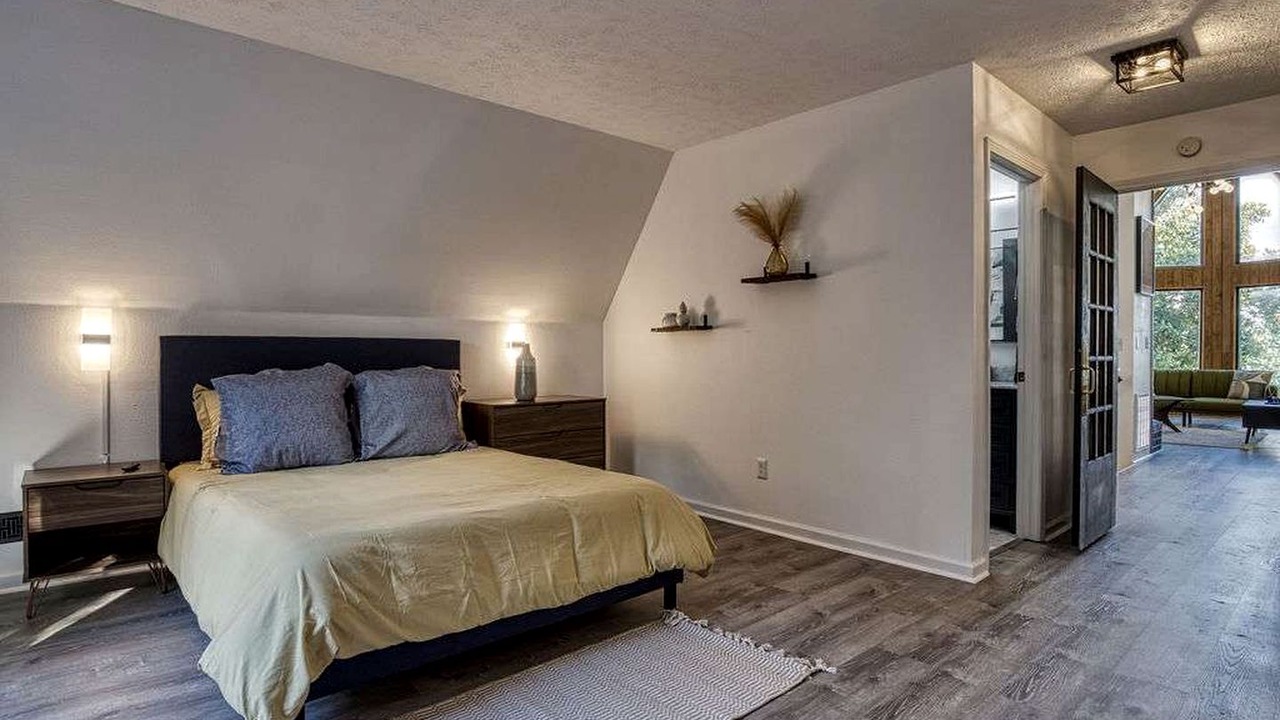 Photo of Bedroom in Kodak