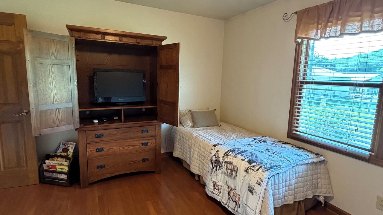 Photo of Bedroom in Gallipolis Ferry