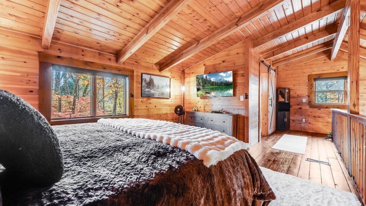 Photo of Bedroom in Bruceton Mills