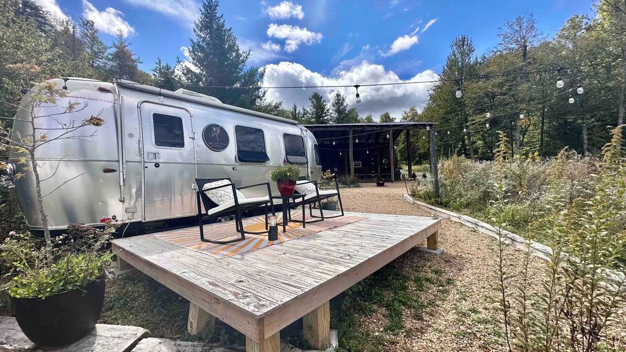 Photo of Outdoor in Newland