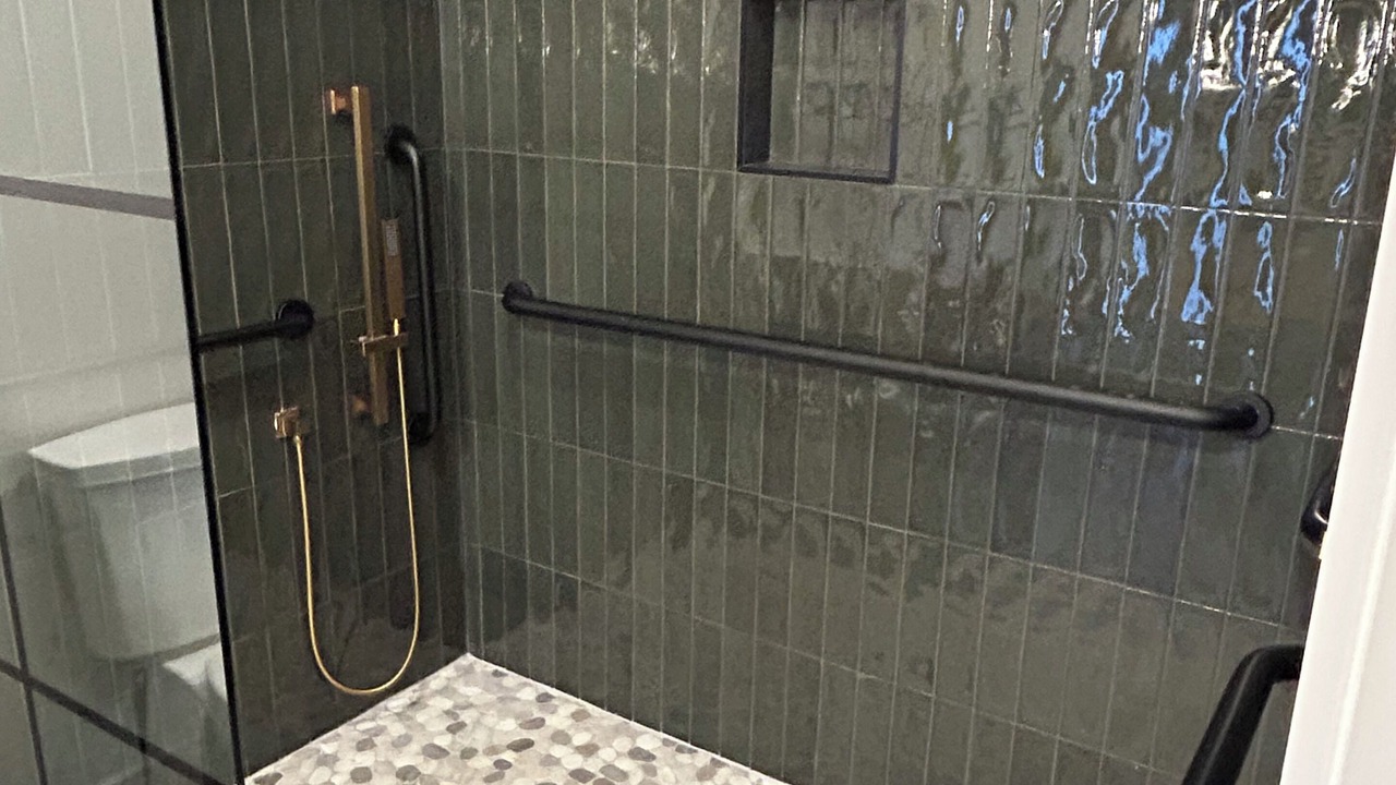 Photo of Bathroom in Newland