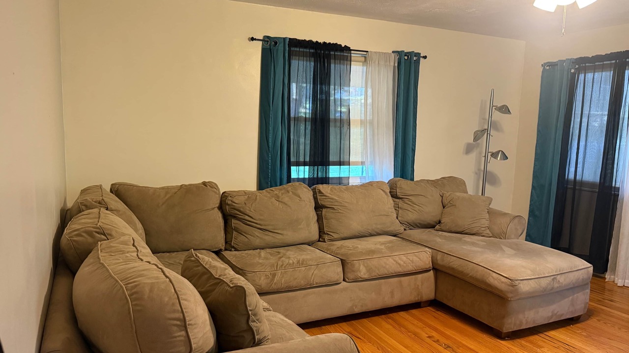 Photo of Livingroom in Alexandria