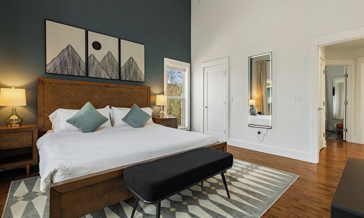 Photo of Bedroom in Woodfin