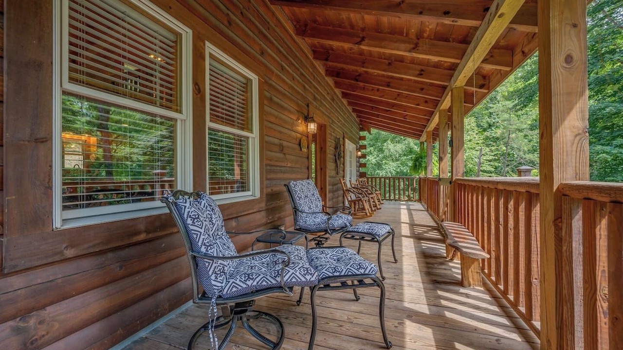 Photo of Patio Balcony in Lake Lure