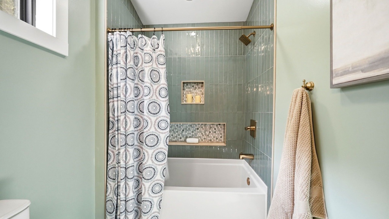 Photo of Bathroom in Elizabethton