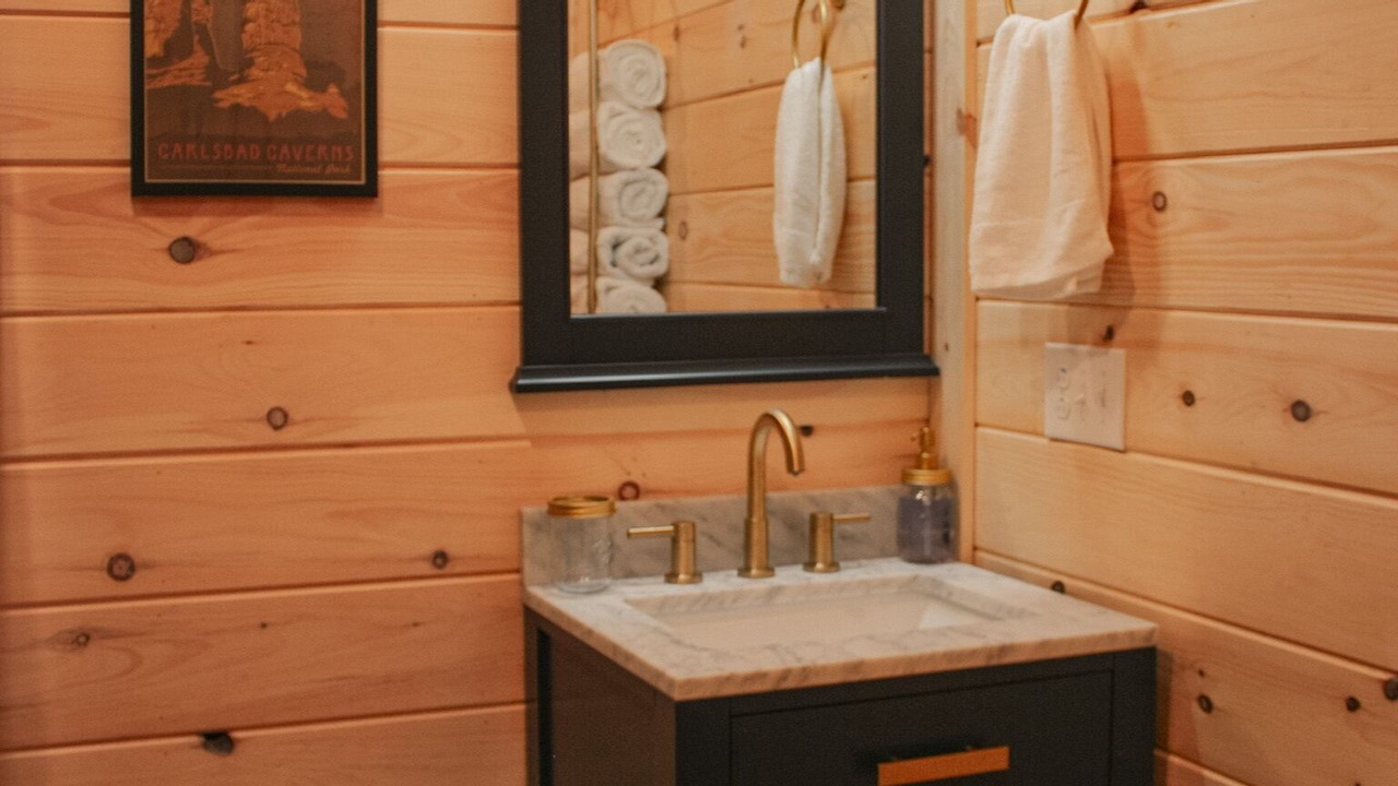 Photo of Bathroom in Clay City
